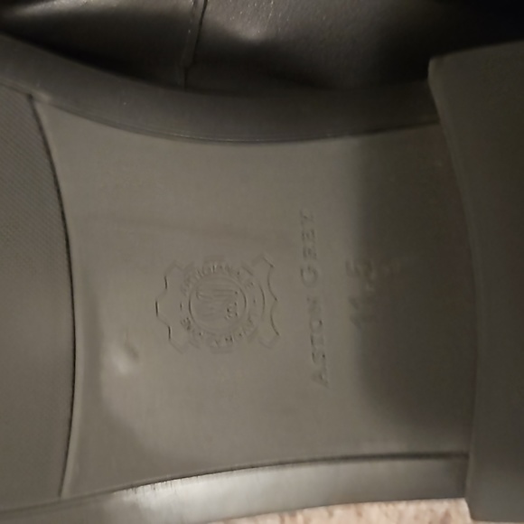 Men's Dress Shoes. - Picture 4 of 5